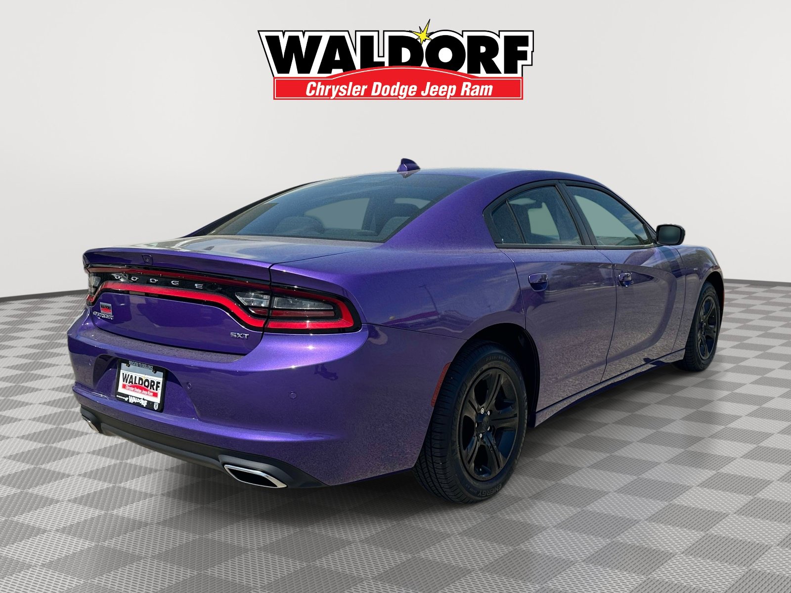 Used 2023 Dodge Charger SXT RWD image 6