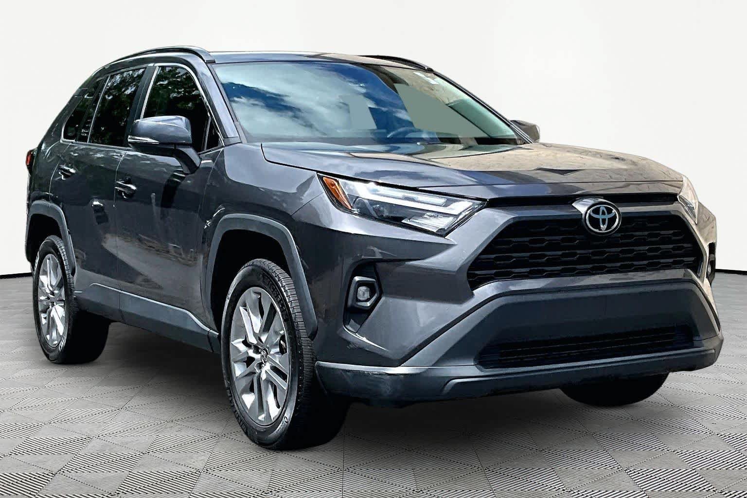 Used 2023 Toyota RAV4 XLE Premium FWD image 3