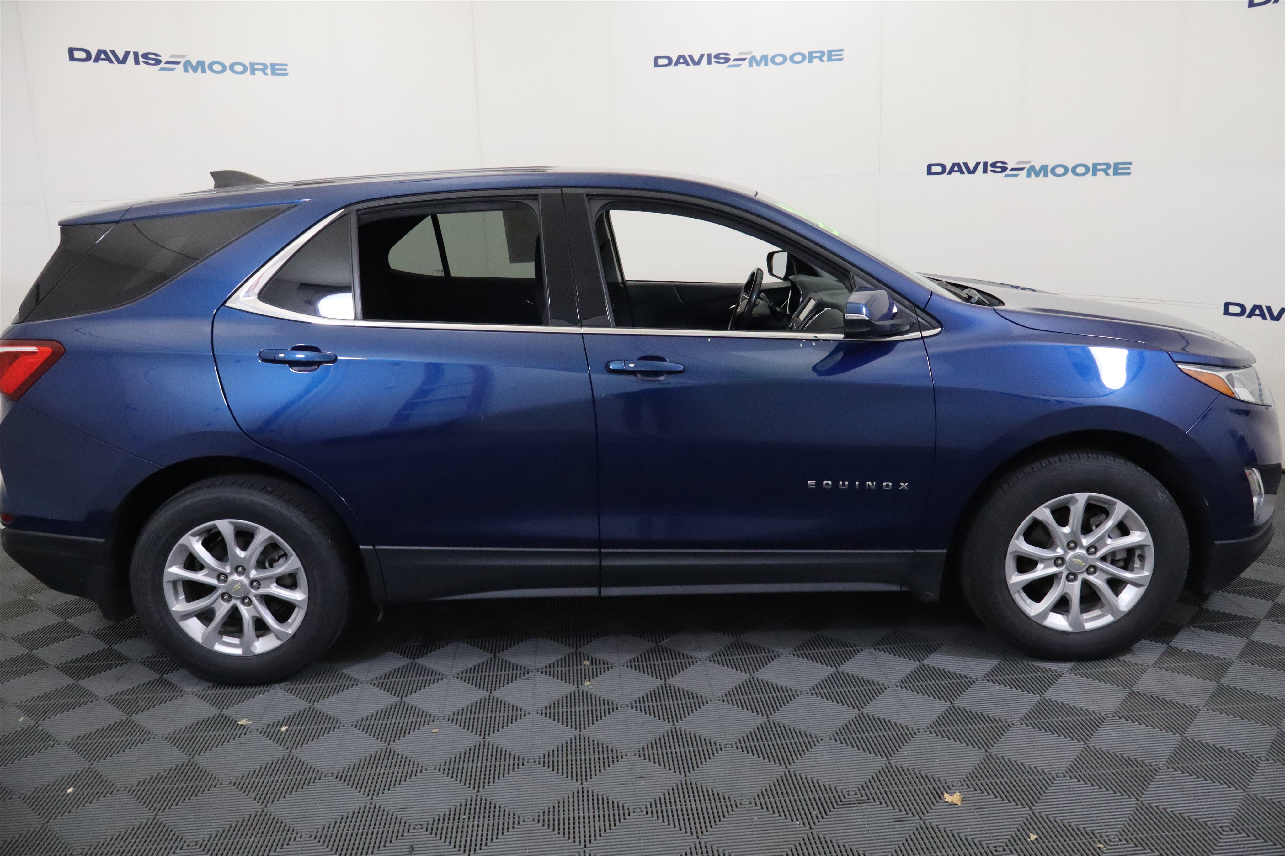 Used 2019 Chevrolet Equinox LT FWD image 5