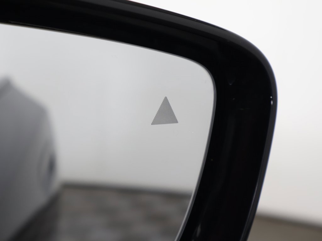 Used 2025 BMW M240i xDrive Coupe w/ Premium Package image 39