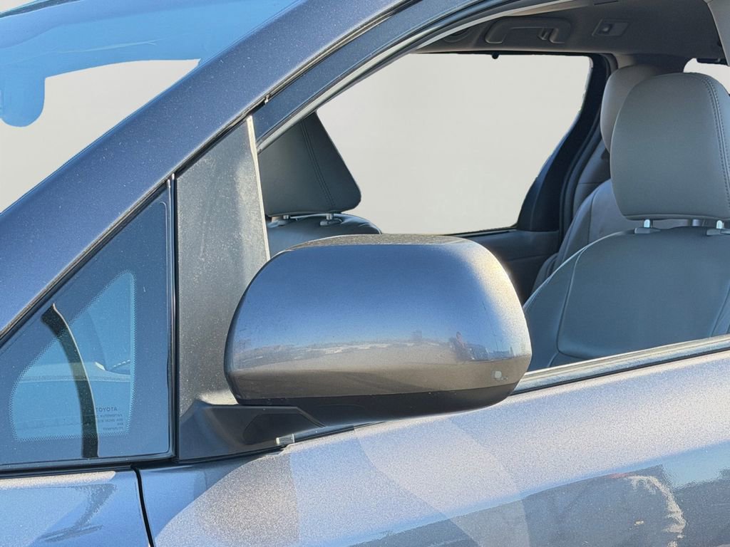 Used 2016 Toyota Sienna XLE Premium w/ Protection Package image 26