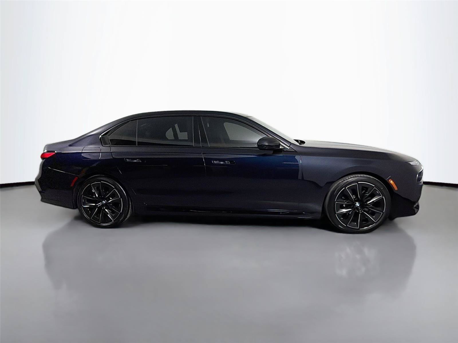 New 2026 BMW 750e xDrive w/ Executive Package AWD/4WD image 5