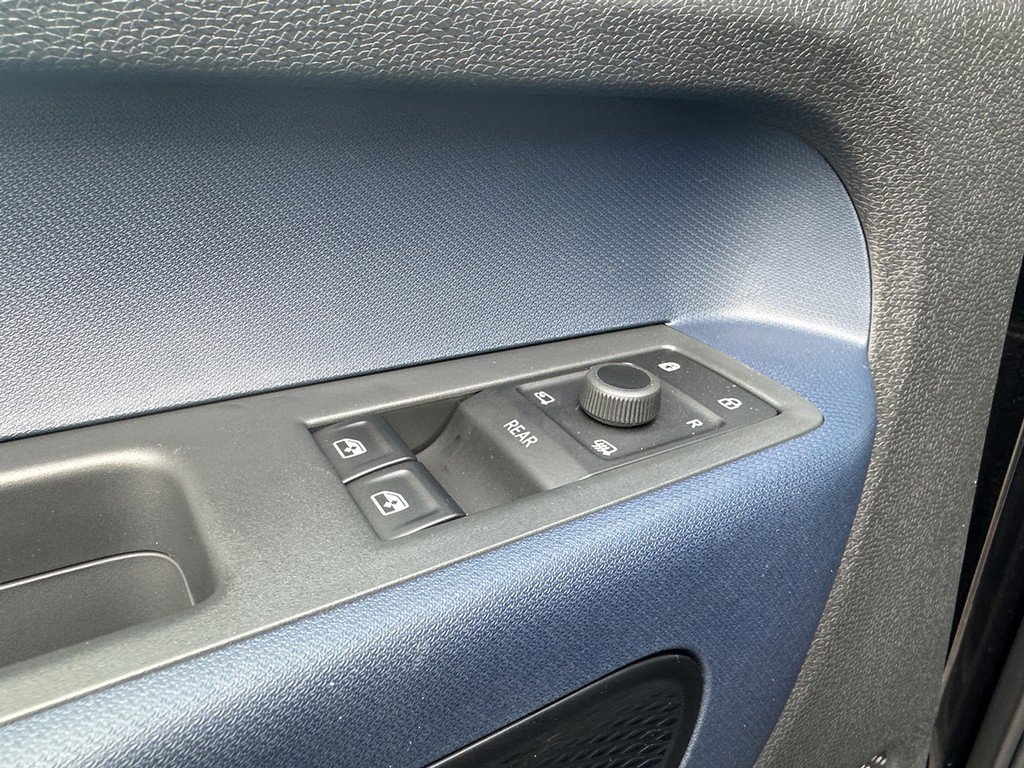 New 2025 Volkswagen ID. Buzz Pro S image 18