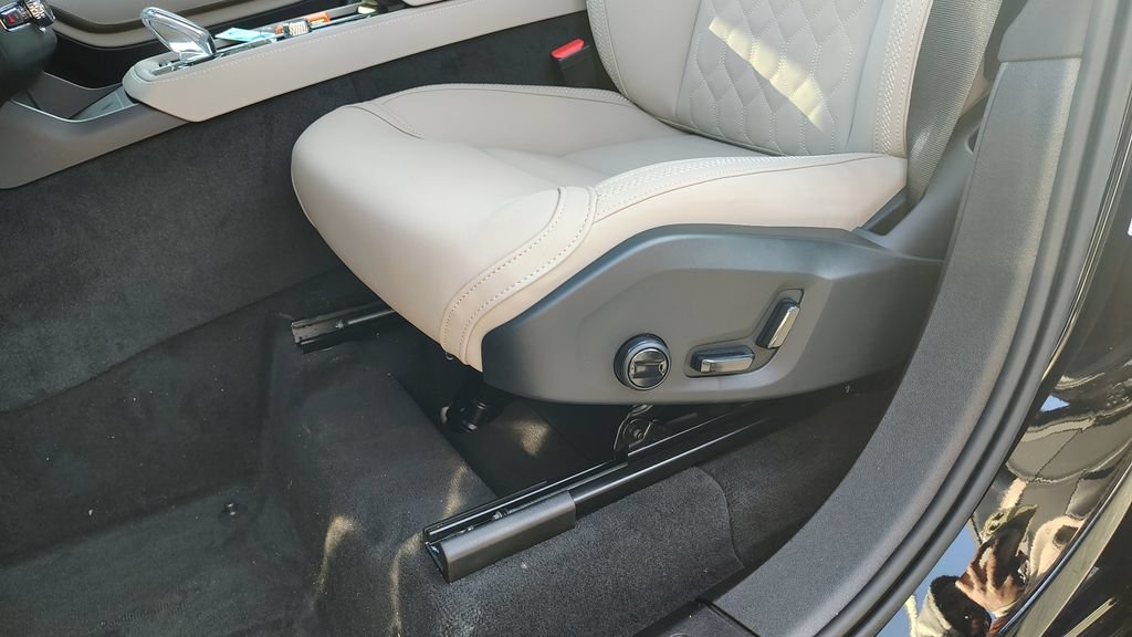 New 2026 Volvo XC90 B6 Plus AWD/4WD image 11