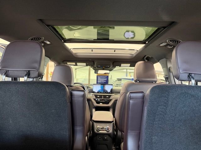 Used 2025 Ford Explorer Platinum w/ Ultimate Package AWD/4WD image 39