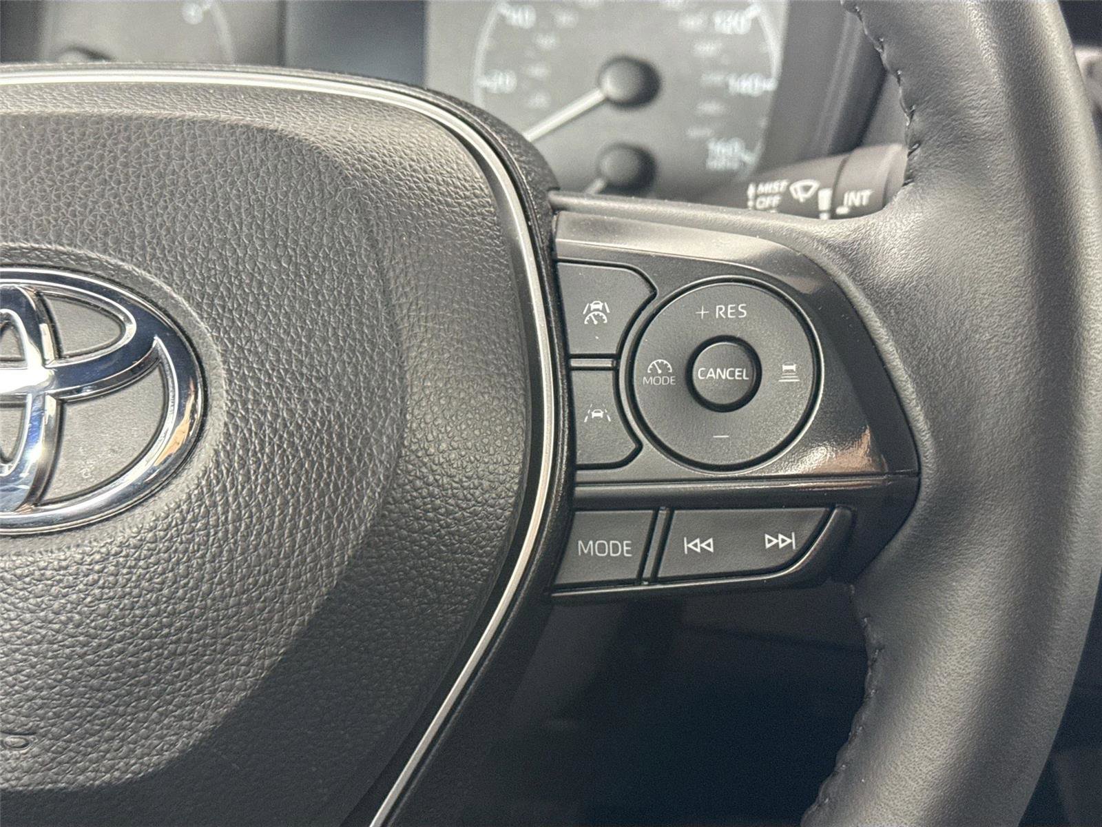 Certified 2025 Toyota Corolla SE image 18