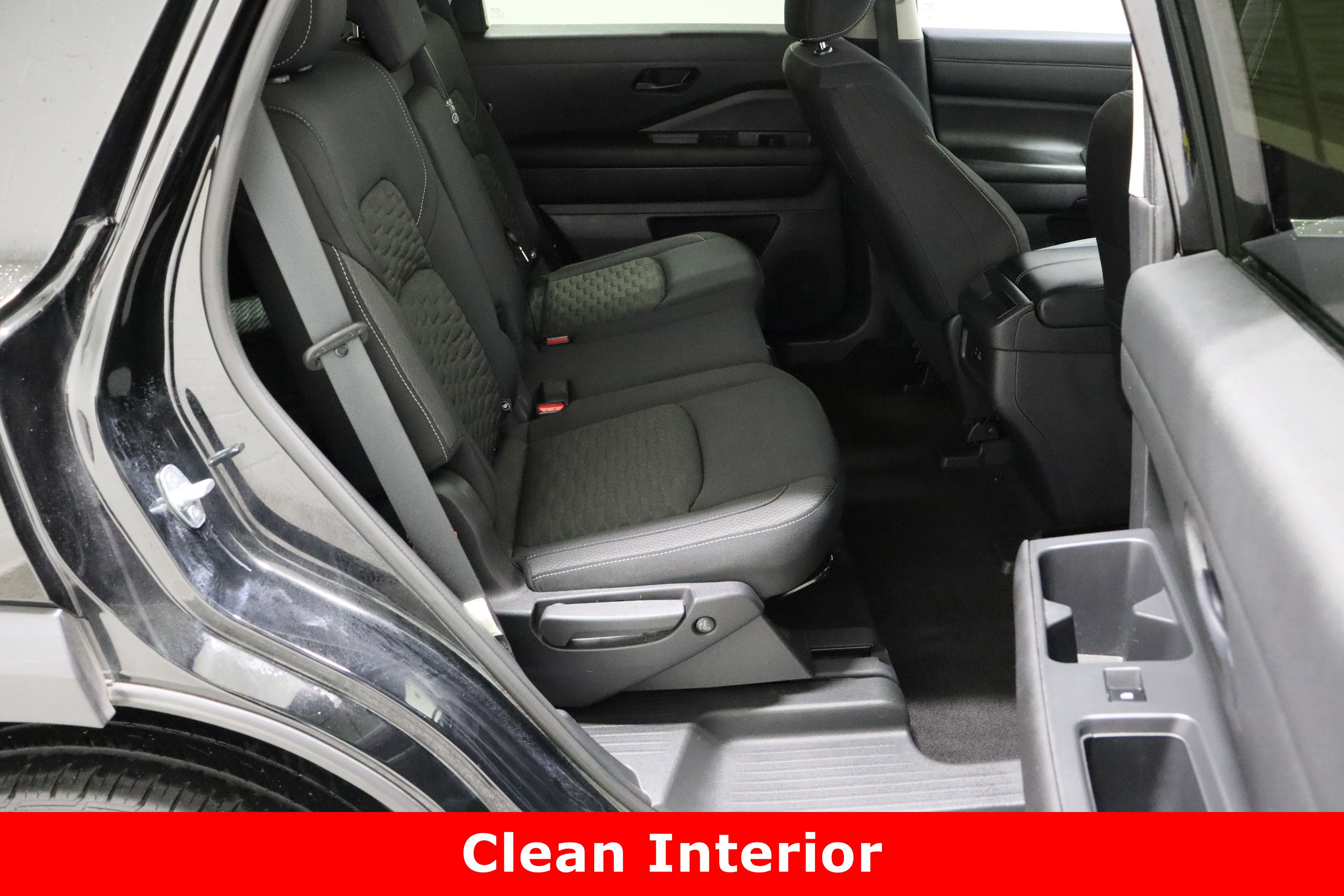 Used 2023 Nissan Pathfinder S image 34