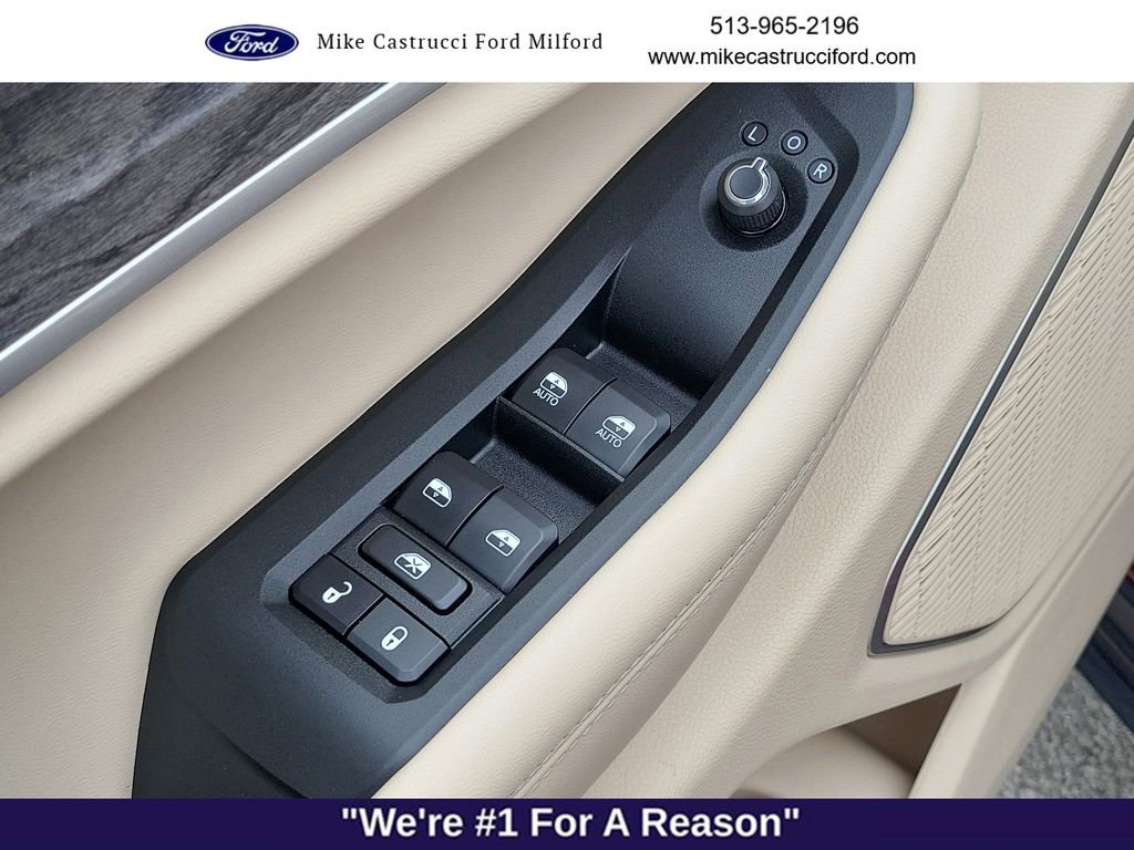 Used 2025 Jeep Grand Cherokee L Limited w/ Black Appearance Package AWD/4WD image 21