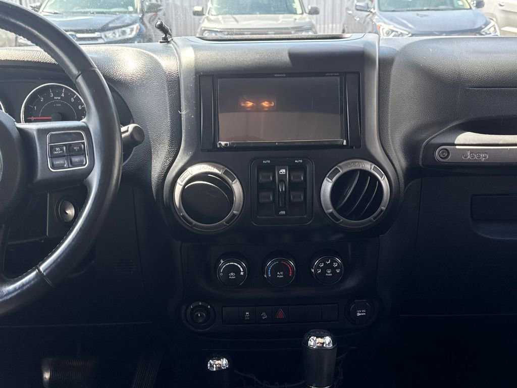 Used 2014 Jeep Wrangler Unlimited Sport w/ Quick Order Package 24S AWD/4WD image 17