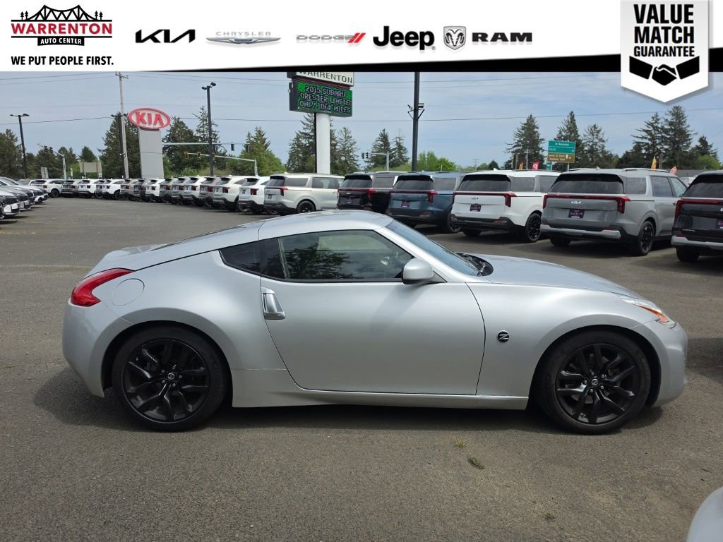 Used 2016 Nissan 370Z Coupe RWD image 5