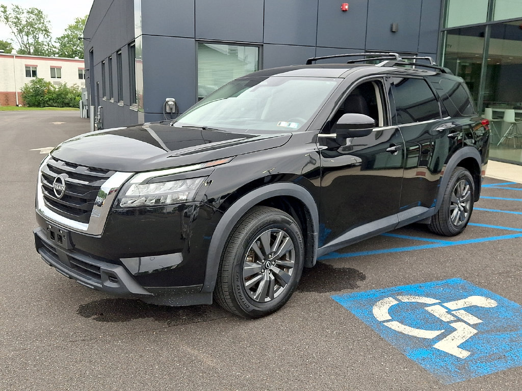 Used 2024 Nissan Pathfinder SV AWD/4WD image 6