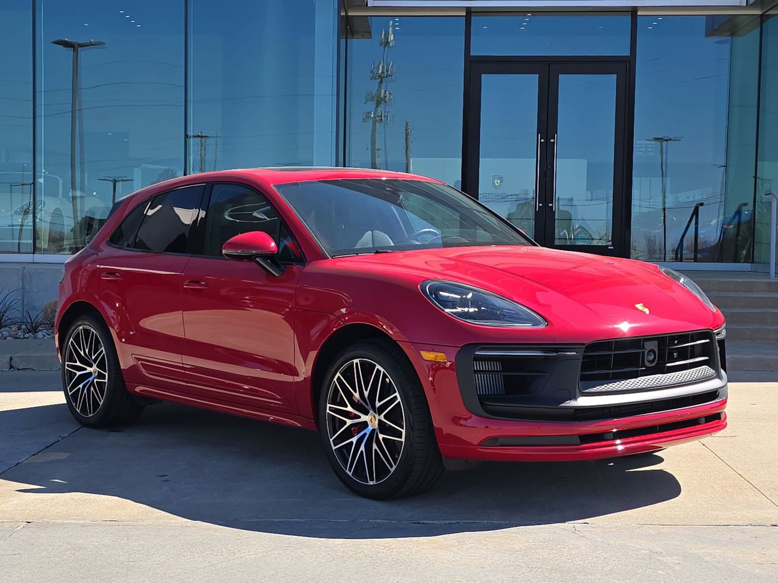 Certified 2026 Porsche Macan GTS image 9