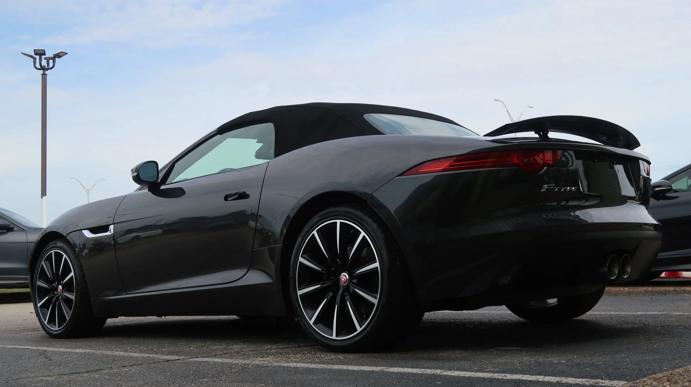 Used 2016 Jaguar F-TYPE Convertible RWD image 13