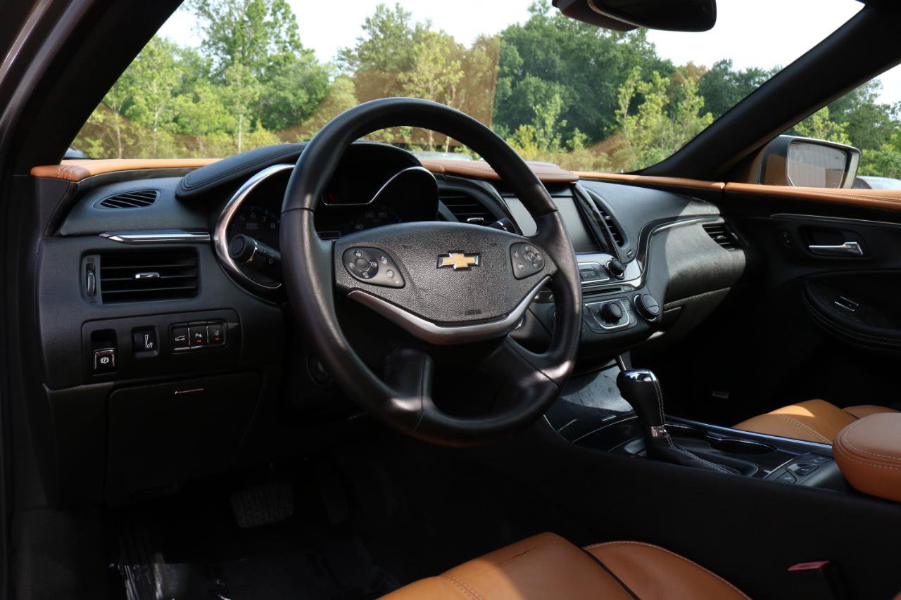 Used 2016 Chevrolet Impala LTZ w/ Enhanced Convenience Package FWD image 4