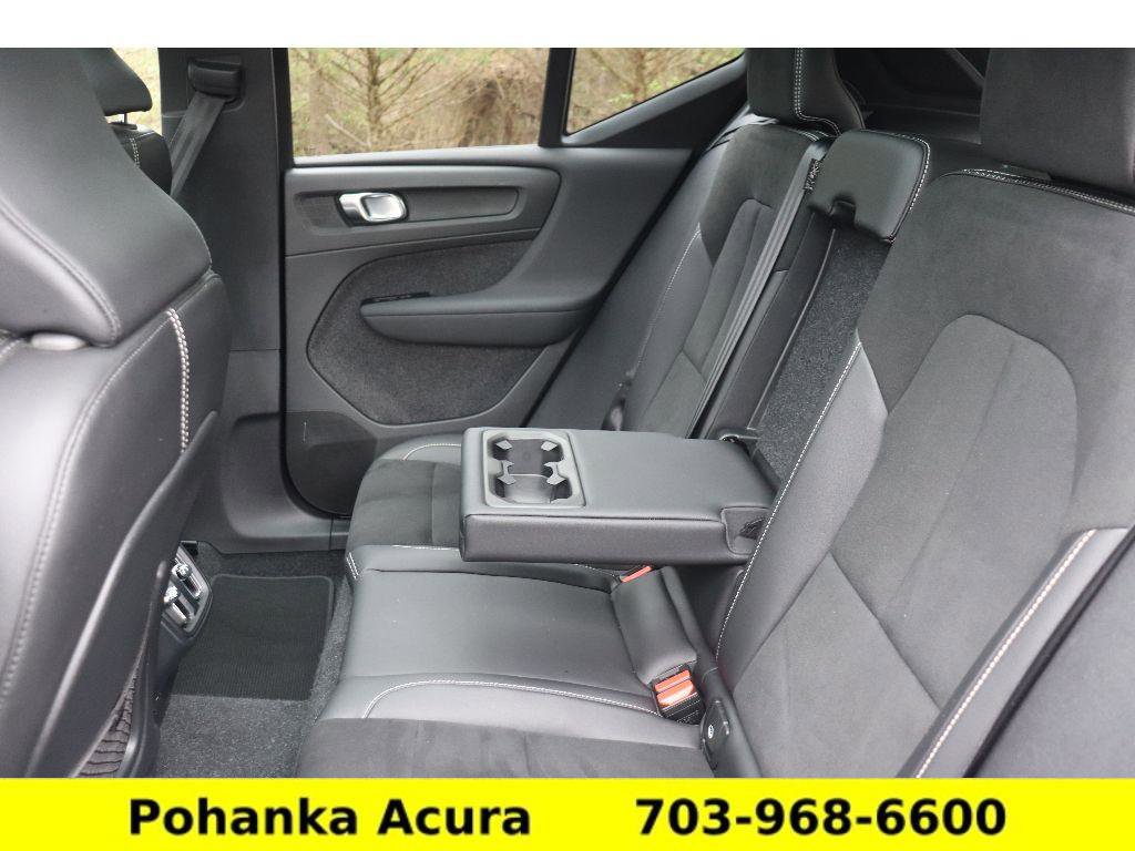 Used 2022 Volvo XC40 T5 R-Design w/ Advanced Package image 29