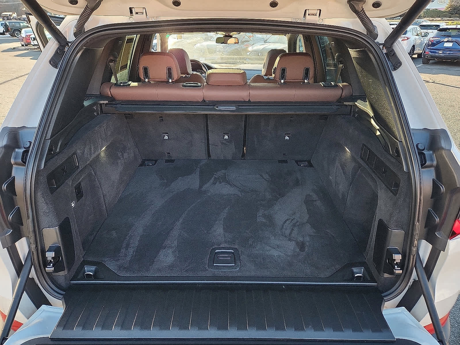 Used 2022 BMW X5 xDrive40i w/ Parking Assistance Package AWD/4WD image 28