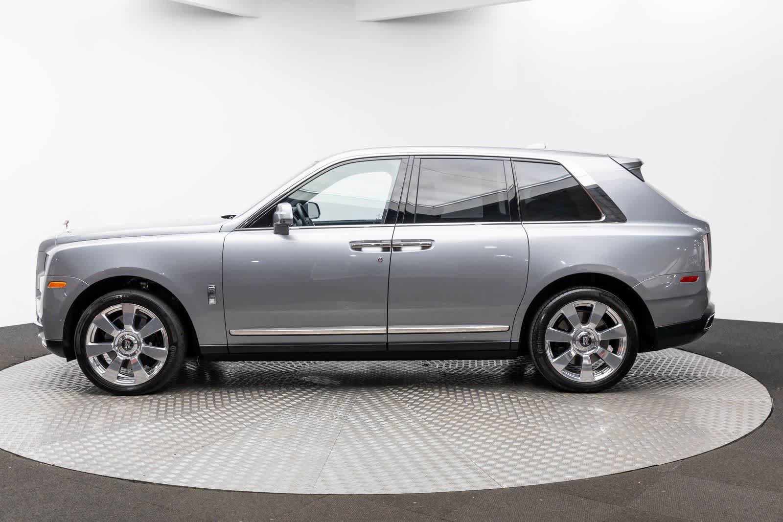 Certified 2022 Rolls-Royce Cullinan AWD/4WD image 3