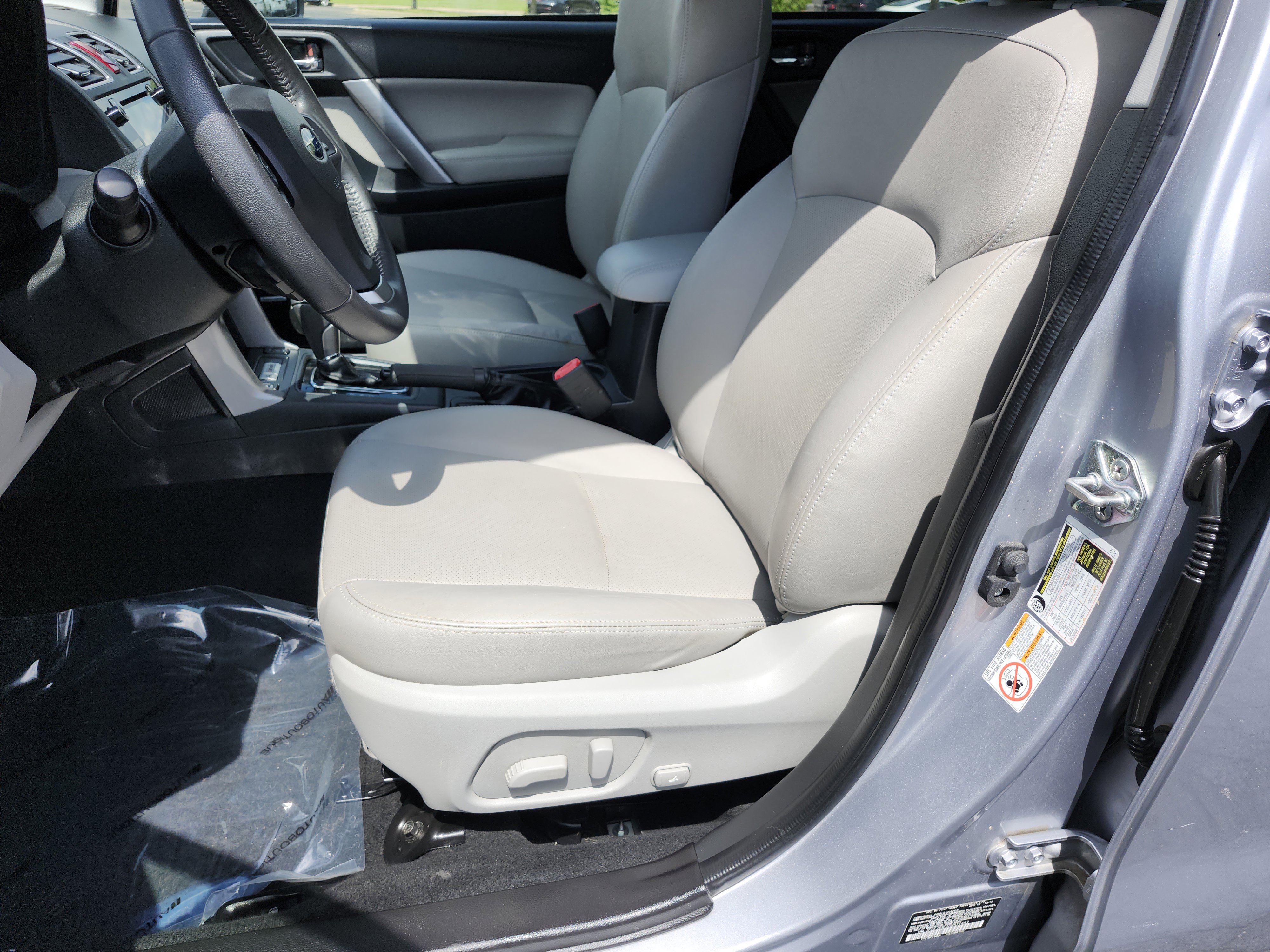 Used 2016 Subaru Forester 2.5i Touring w/ Eyesight & Navigation System AWD/4WD image 25