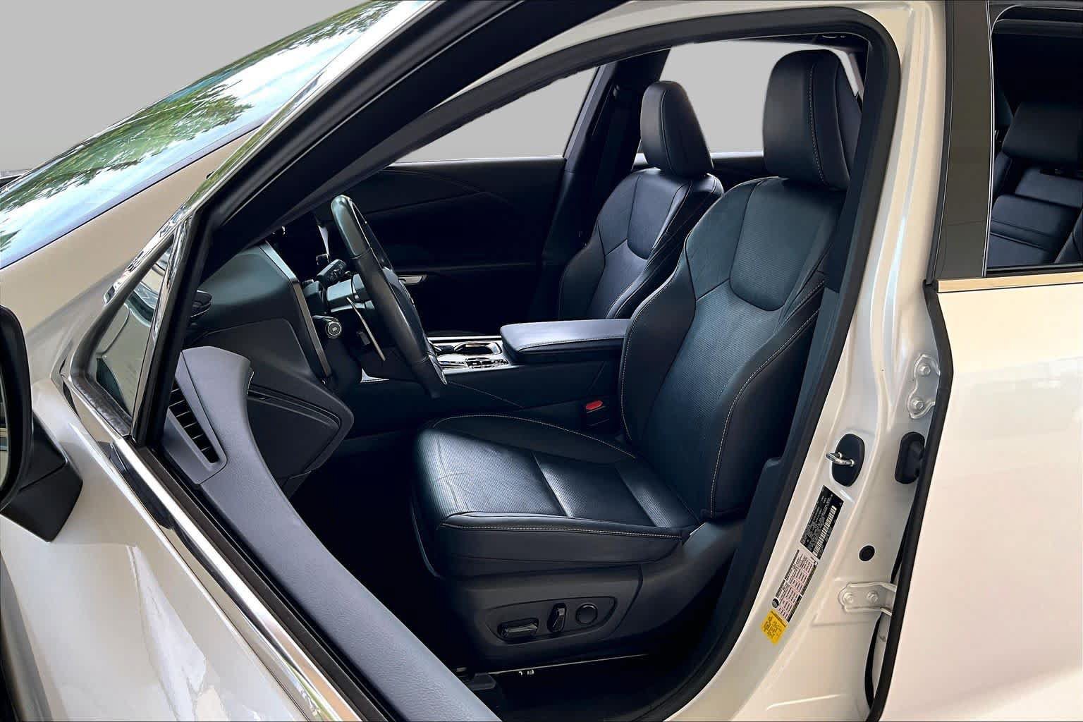 Used 2023 Lexus RX 350 Premium Plus w/ Cold Area Package FWD image 7