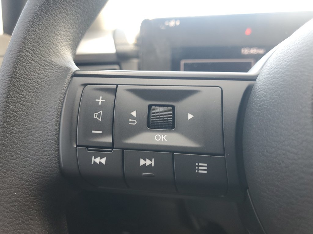 Certified 2025 Nissan Kicks SV FWD image 30