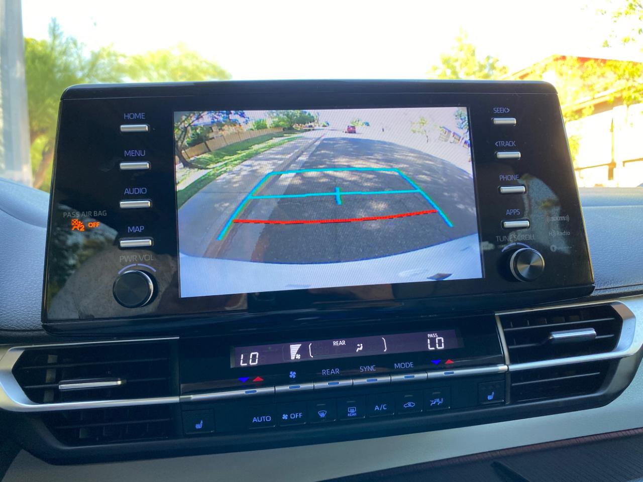 Used 2023 Toyota Sienna XLE FWD image 73