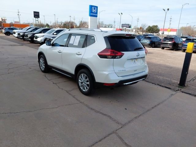 Used 2018 Nissan Rogue SV image 6