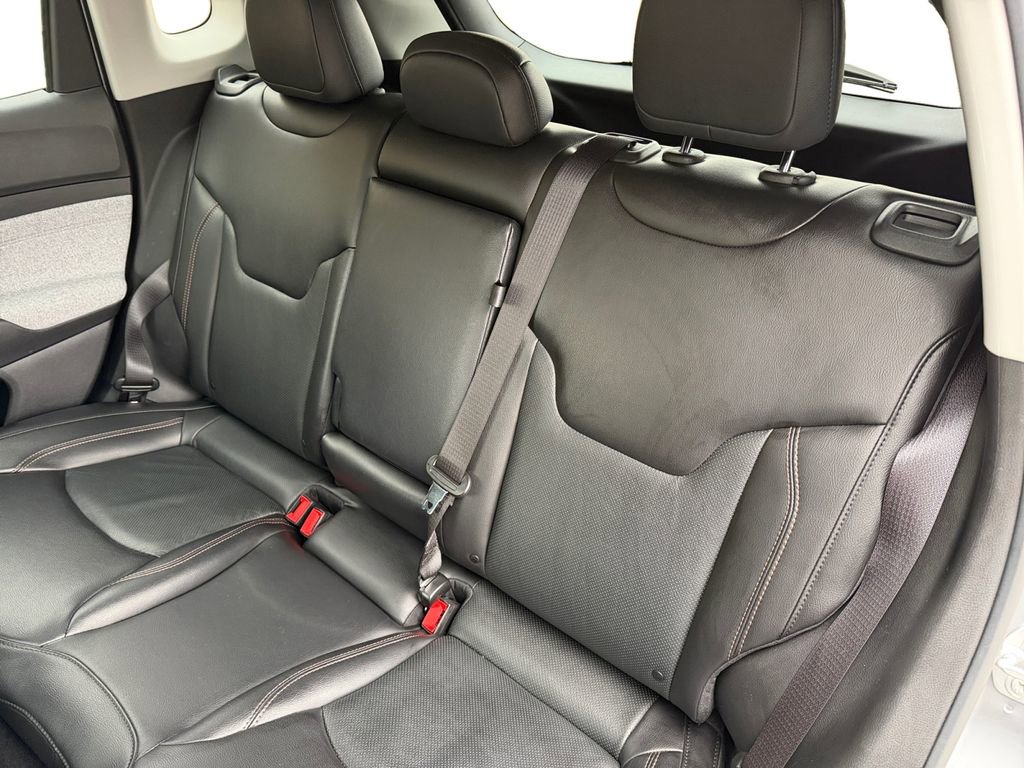 Used 2022 Jeep Compass Latitude image 13