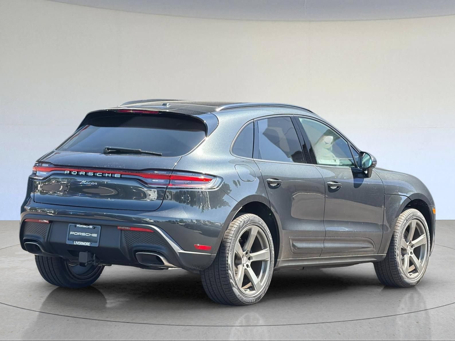 New 2026 Porsche Macan AWD/4WD image 8