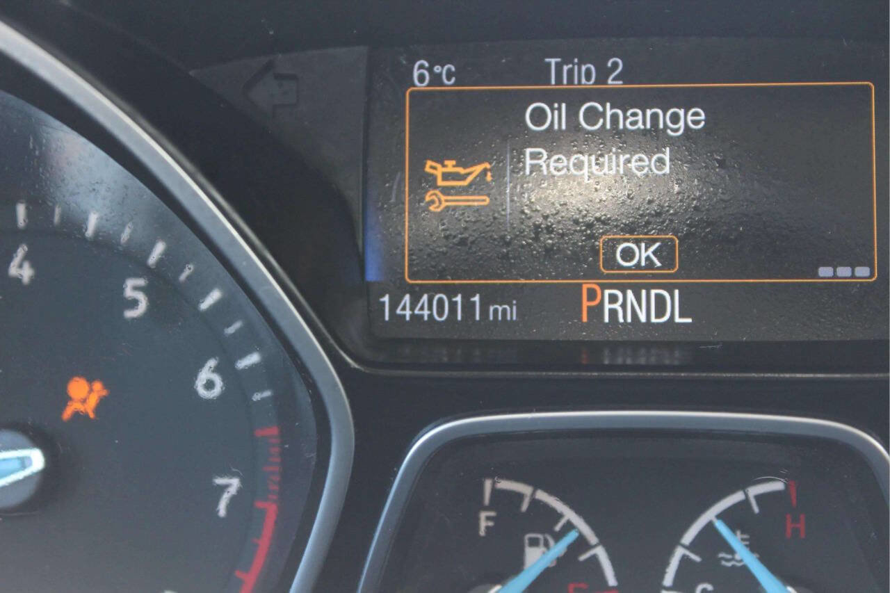 Used 2016 Ford Focus SE w/ SE Cold Weather Package image 8