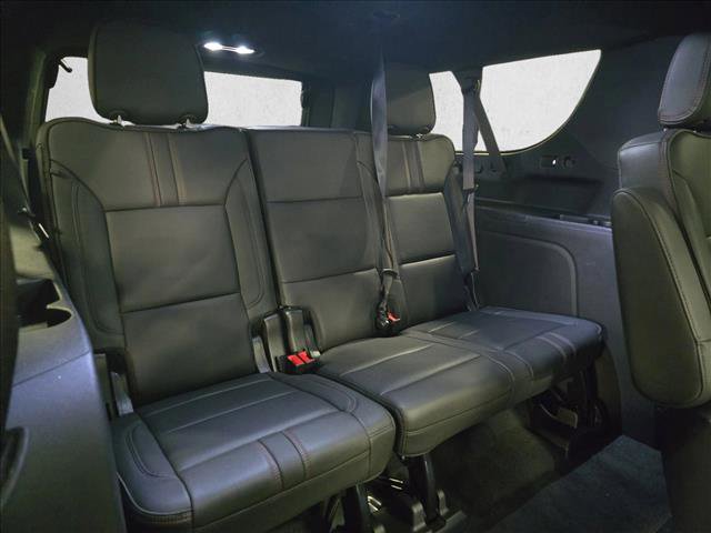 Used 2022 Chevrolet Suburban RST w/ Luxury Package image 12