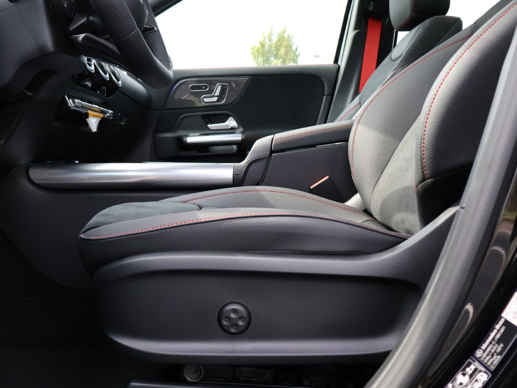 New 2026 Mercedes-Benz GLA 35 AMG 4MATIC image 38