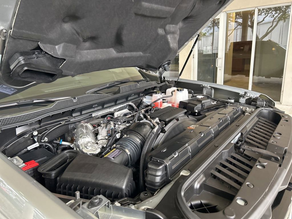 Used 2025 Chevrolet Silverado 3500 W/T image 10