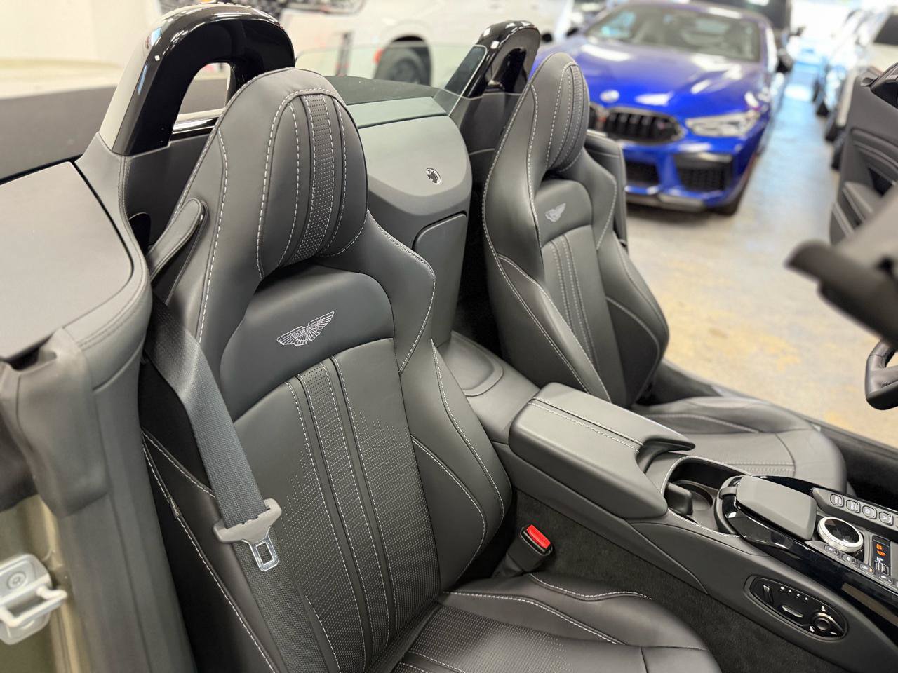 Used 2023 Aston Martin V8 Vantage Roadster RWD image 37