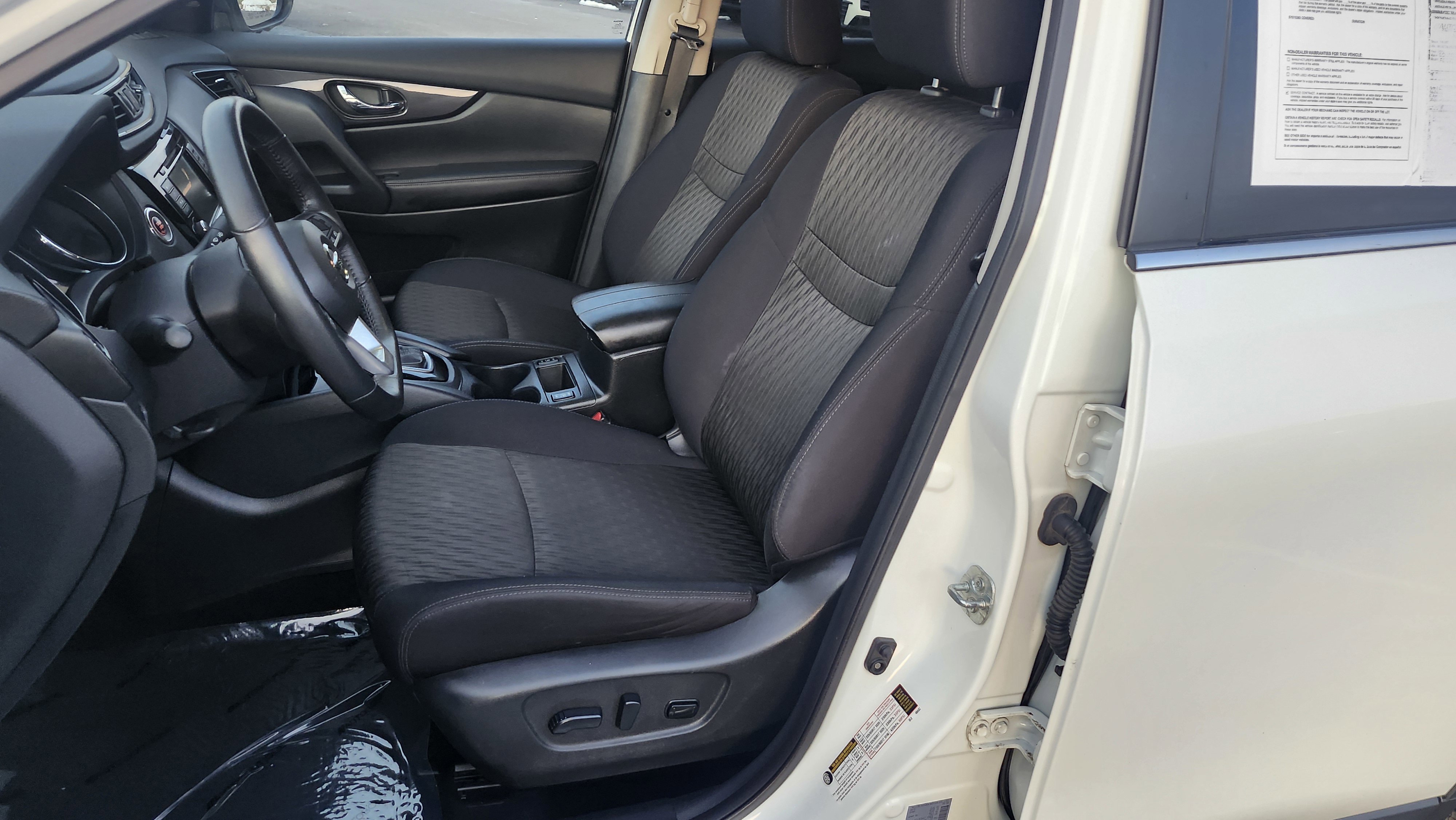 Used 2018 Nissan Rogue SV image 25