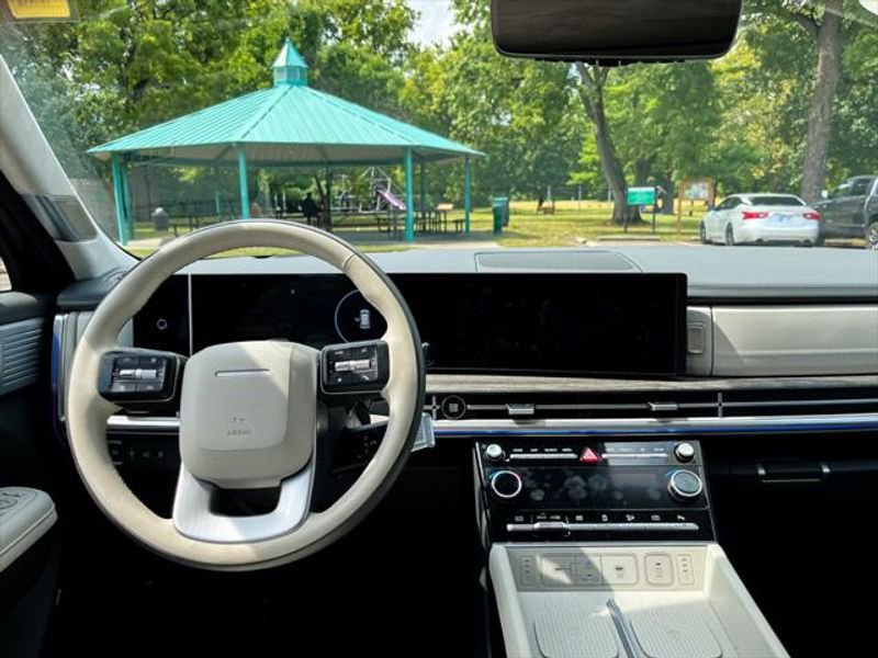 Used 2025 Hyundai Santa Fe Calligraphy image 14