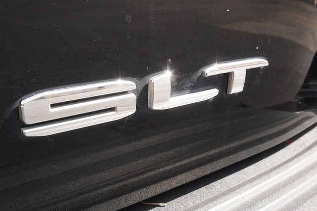 Used 2023 GMC Yukon SLT w/ SLT Premium Package AWD/4WD image 38