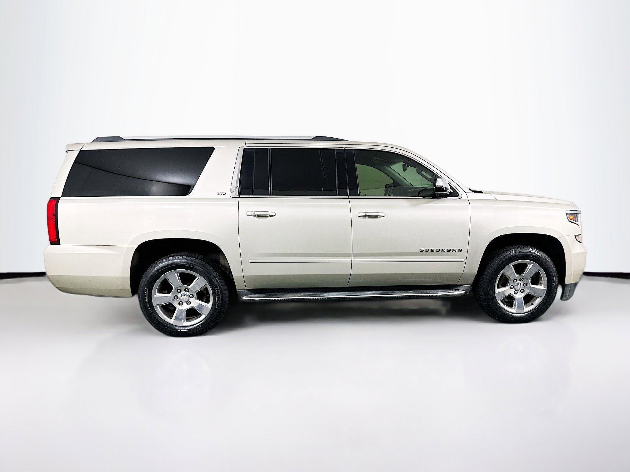 Used 2016 Chevrolet Suburban LTZ AWD/4WD image 10