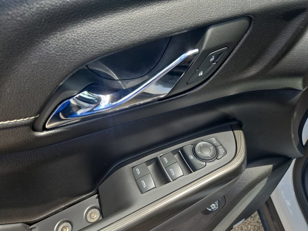 Used 2023 GMC Acadia SLT FWD image 17