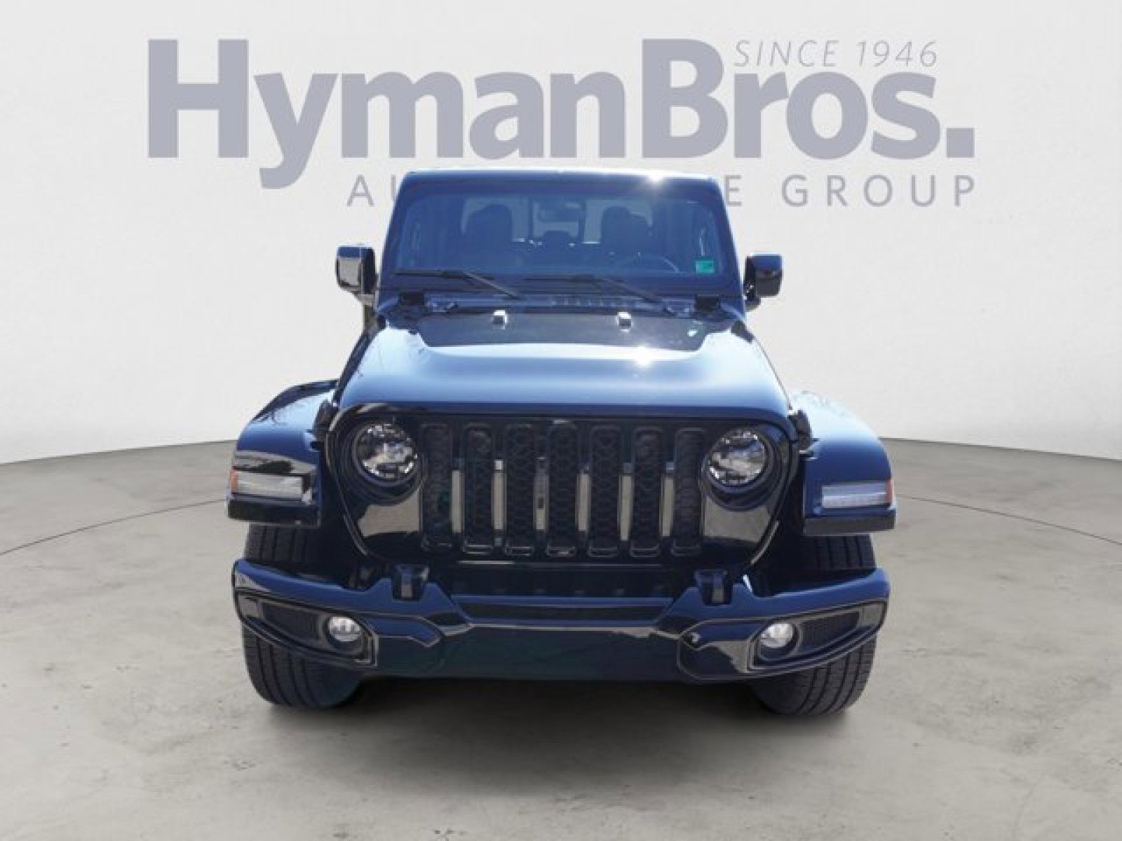 Used 2023 Jeep Gladiator Overland image 2