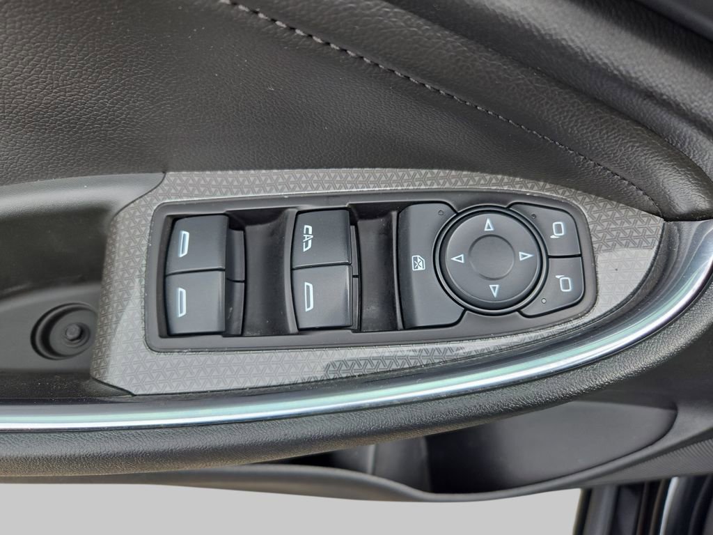 Used 2020 Chevrolet Malibu LT w/ Leather Package image 30