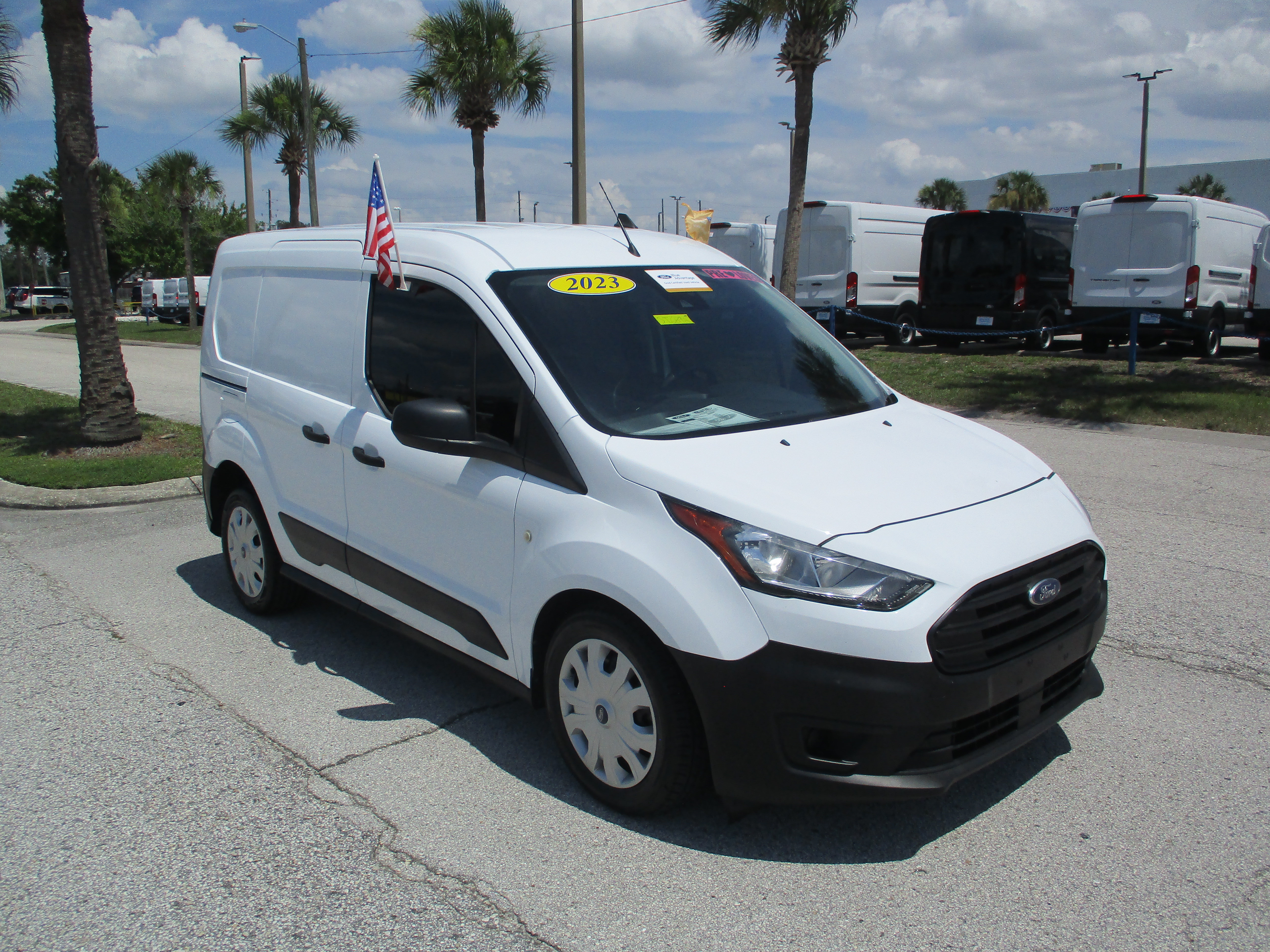 Certified 2023 Ford Transit Connect XL FWD image 1