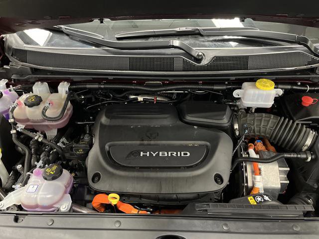 Used 2022 Chrysler Pacifica Limited w/ Uconnect Theater Family Group image 42