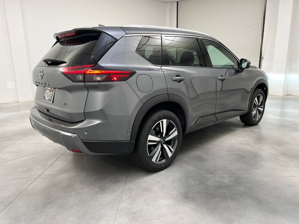 Used 2026 Nissan Rogue SL FWD image 9