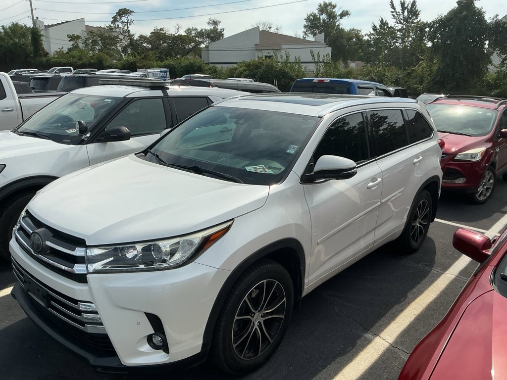 Used 2019 Toyota Highlander Limited Platinum AWD/4WD image 4