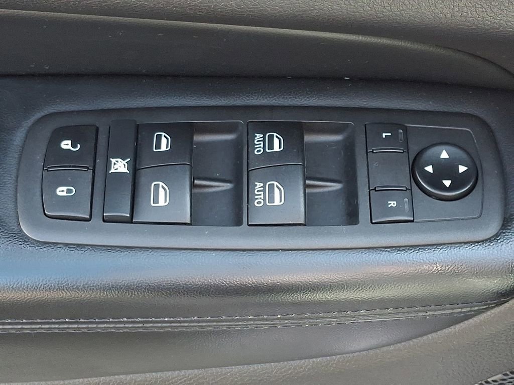 Used 2021 Jeep Grand Cherokee Laredo image 26