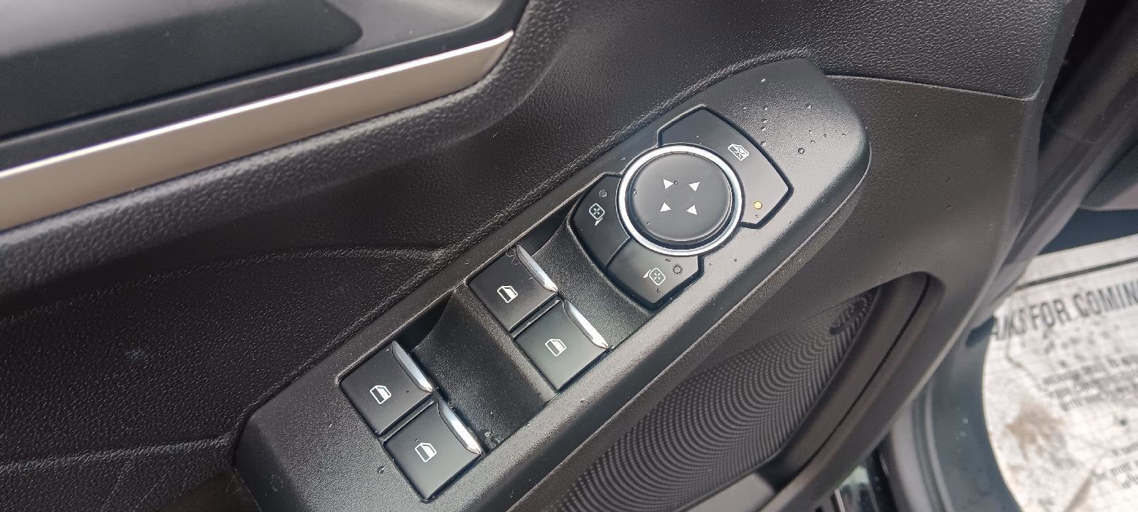 Used 2022 Ford Escape SE w/ Convenience Package image 4