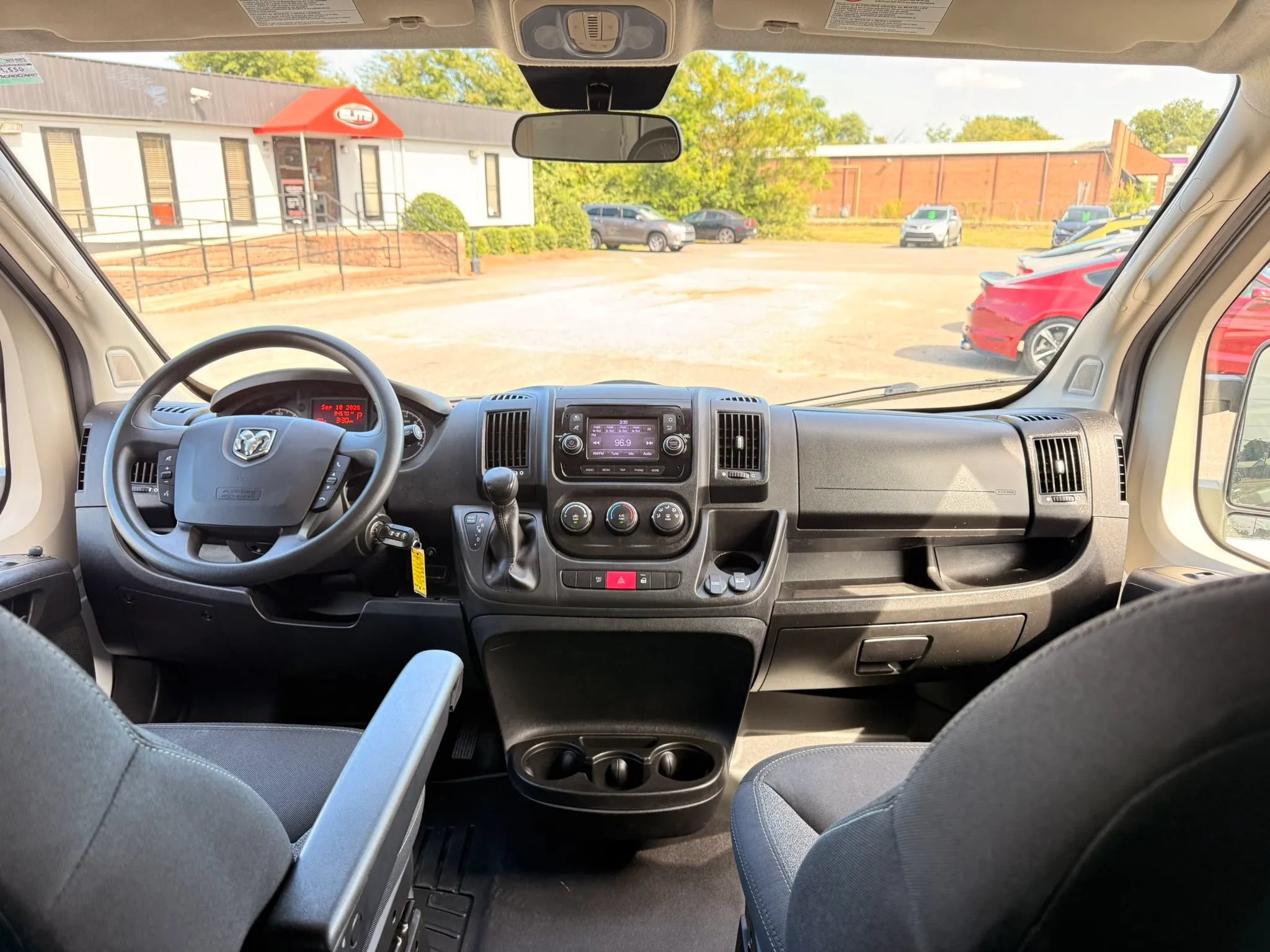 Used 2021 RAM ProMaster 2500 FWD image 31