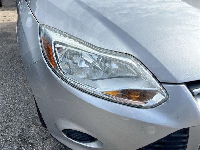 Used 2013 Ford Focus SE w/ SE Winter Pkg image 10