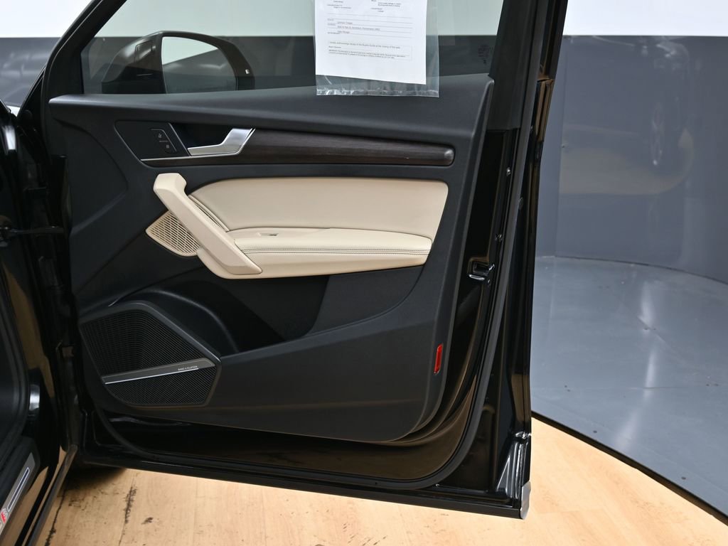 Used 2023 Audi Q5 2.0T Prestige w/ Prestige Package image 39