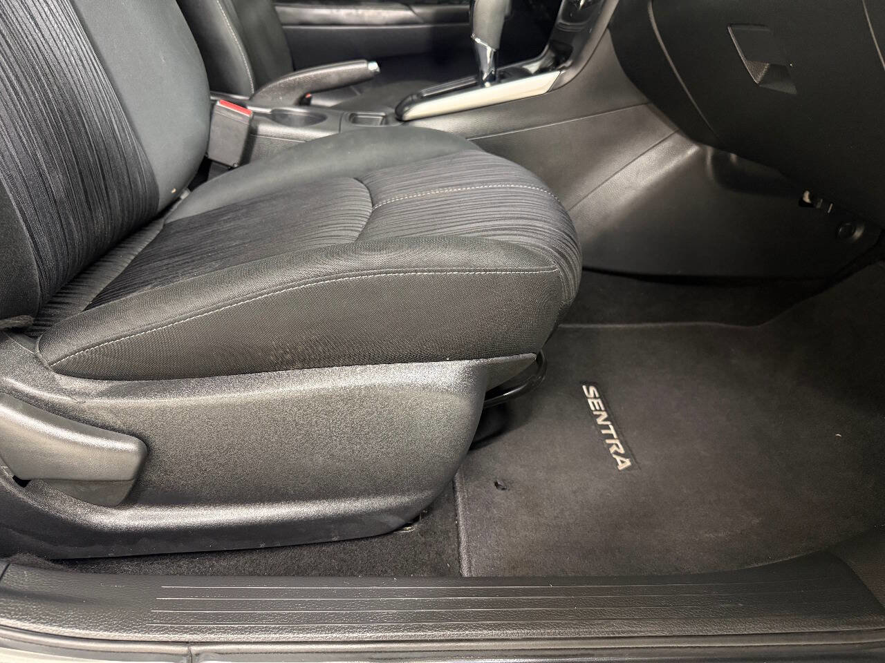 Used 2018 Nissan Sentra SV FWD image 21
